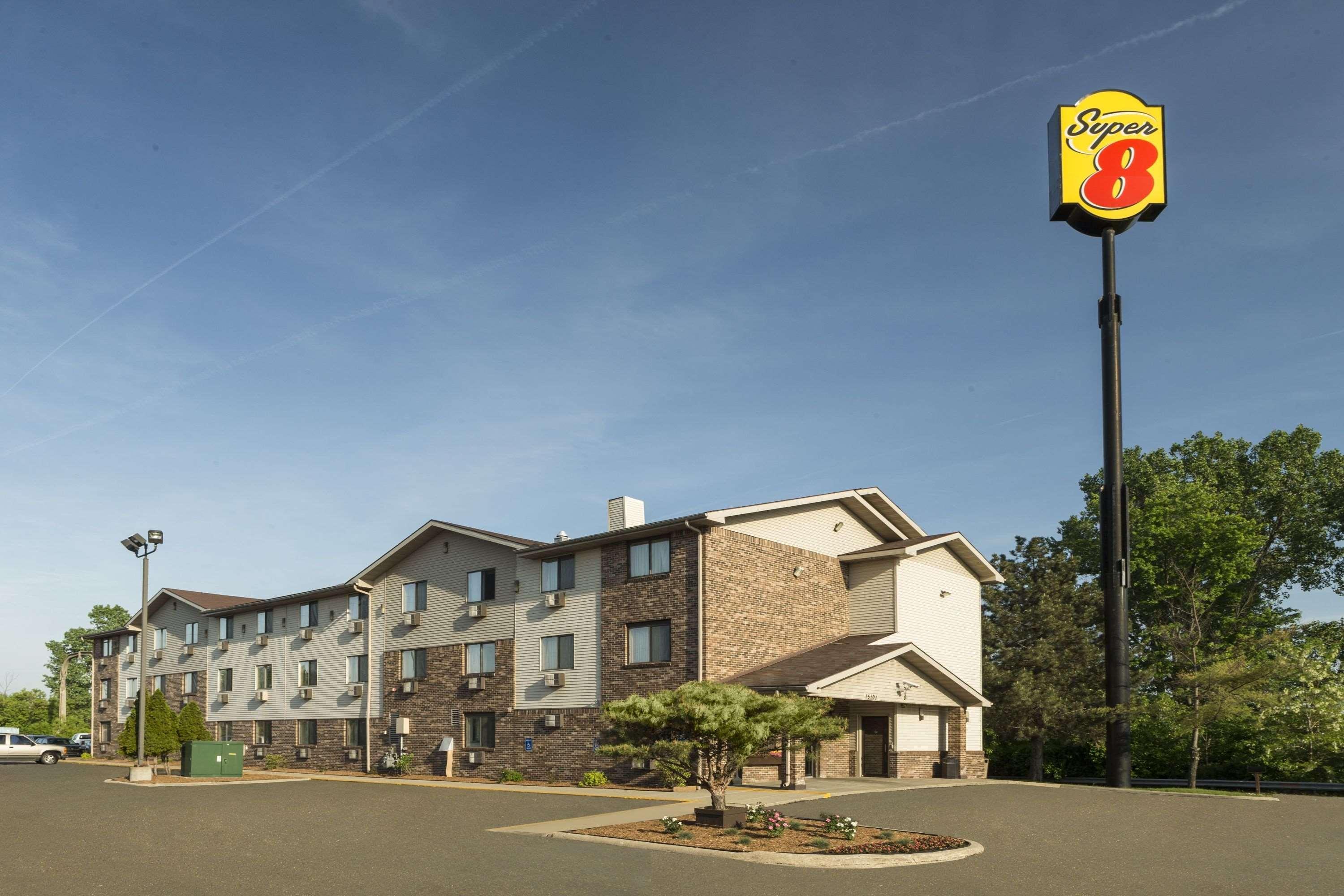 Super 8 By Wyndham Taylor/Detroit Area Motel Exterior photo